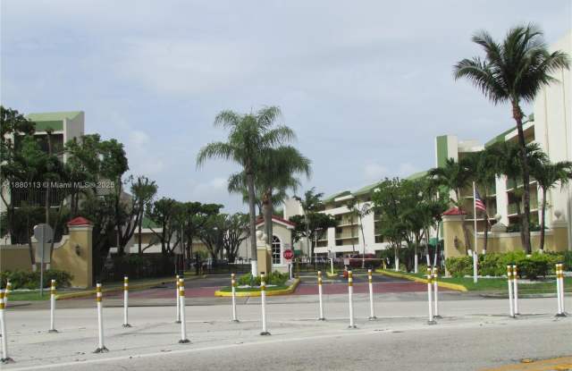 8820 Fontainebleau Blvd photos photos