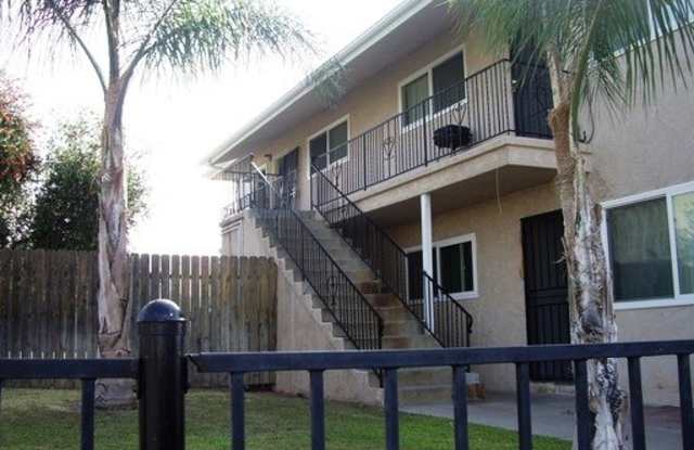 2 bedroom, 1 bath, upper level unit photos photos