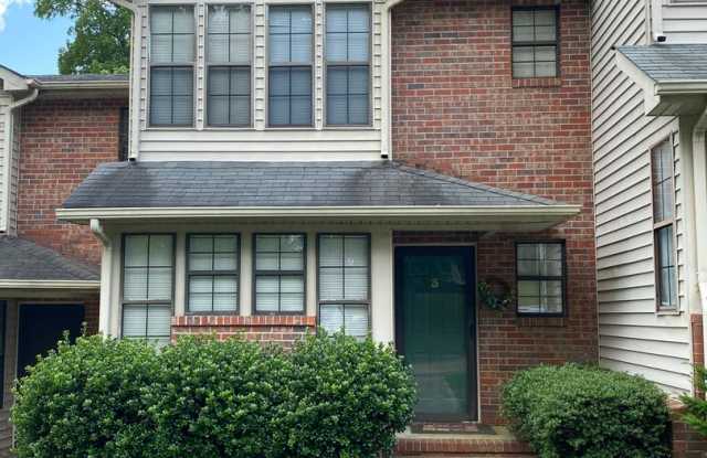 Furnished 2 Bedroom 1.5 Bath townhouse, Month to Month or longer lease available photos photos