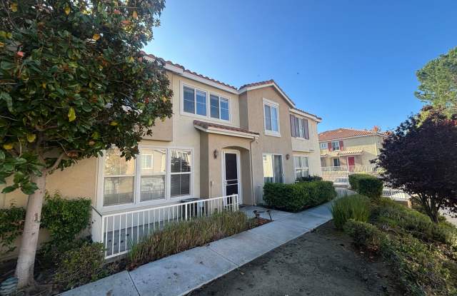 3-Bedroom Townhome with Community Pool  Spa in Canyon Country! - 18010 Flynn Drive, Los Angeles County, CA 91387