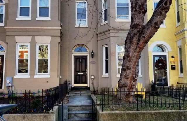 1377 F ST NE photos photos