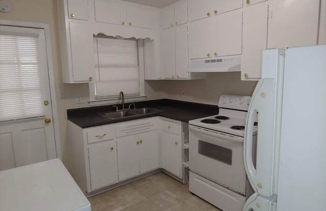 1075 Wisteria Drive Southwest Gallery 3