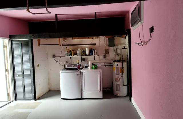 3/2 with pool and outside Gallery 4