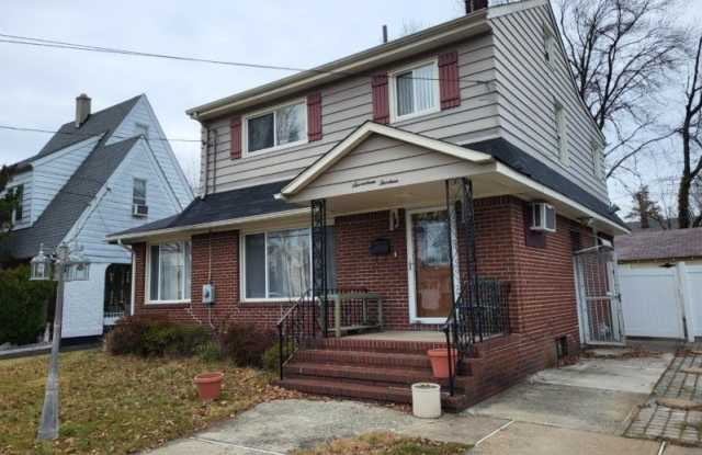 17-13 Morlot Ave - 17-13 Morlot Avenue, Fair Lawn, NJ 07410