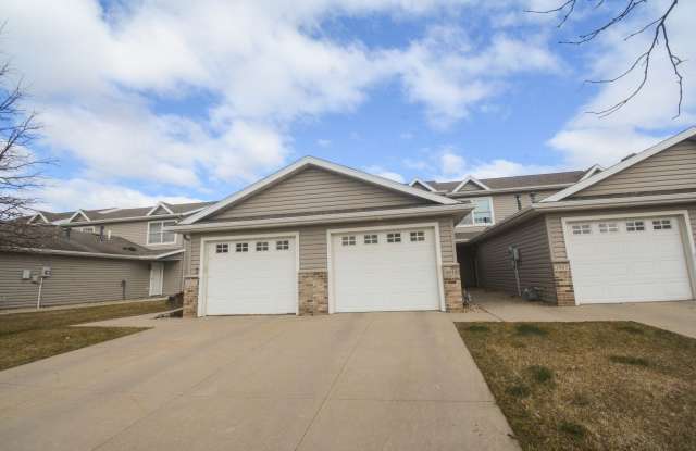 Townhome in Quiet NW Rochester Neighborhood! photos photos