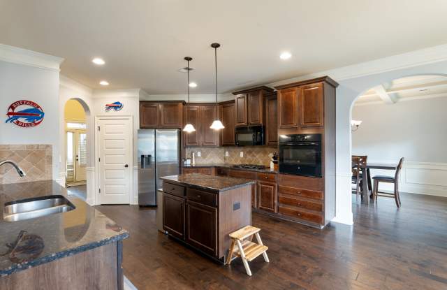 646 Village Market Drive Gallery 2