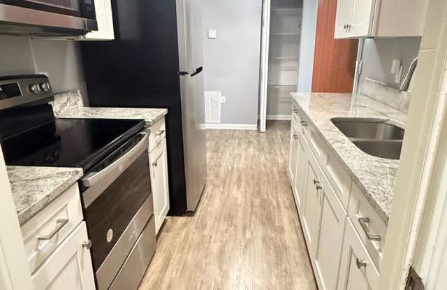 MALIBU GROVES - 3 Bed 2 Bath Gallery 4
