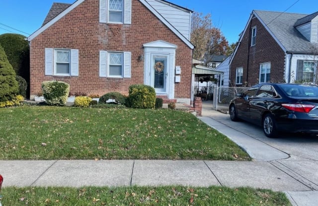 109 Roberta Street - 109 Roberta Street, Valley Stream, NY 11580