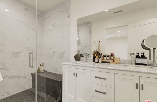 13506 Chandler Boulevard - 13506 West Chandler Boulevard, Los Angeles, CA 91423