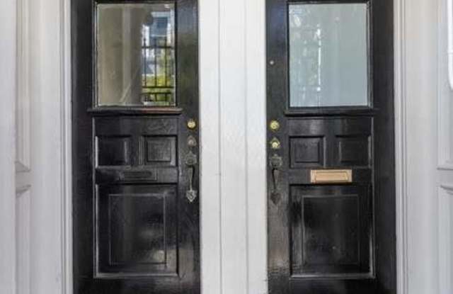 67 Laussat Street Gallery 2