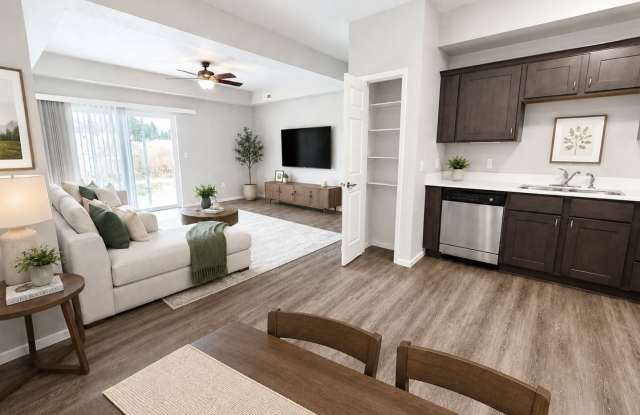 The Legacy Condos - Waverly Gallery 3