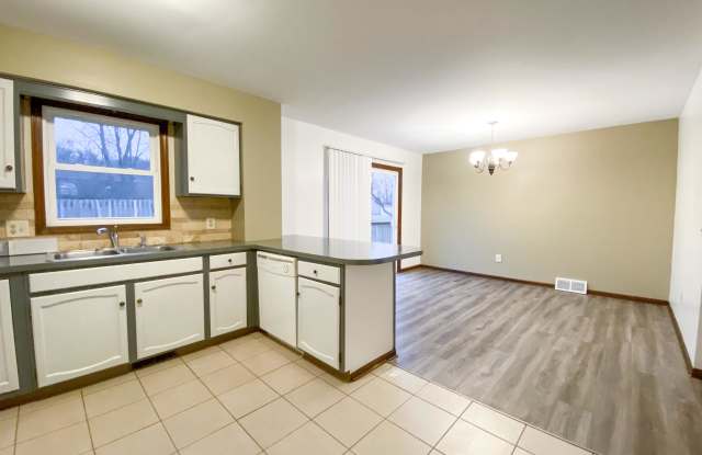 4884 Stauffer Avenue Southeast Gallery 4