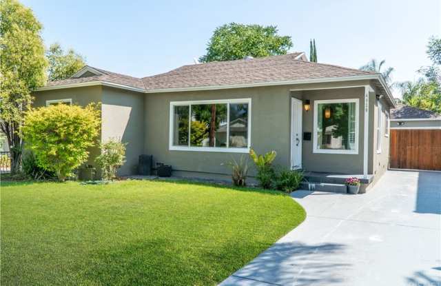 4920 Petit Avenue - 4920 Petit Avenue, Los Angeles, CA 91436