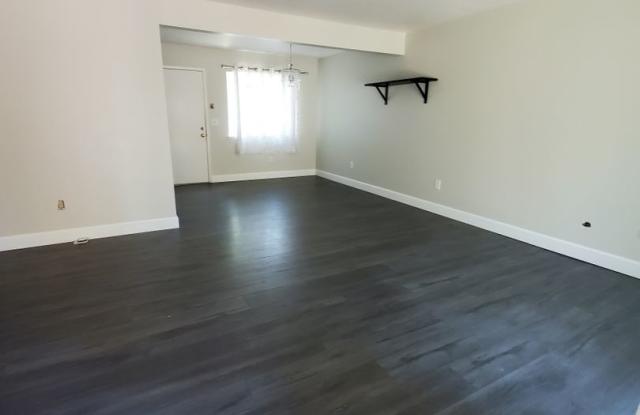 2bd/1.5 w/ Carport and Patio Gallery 1