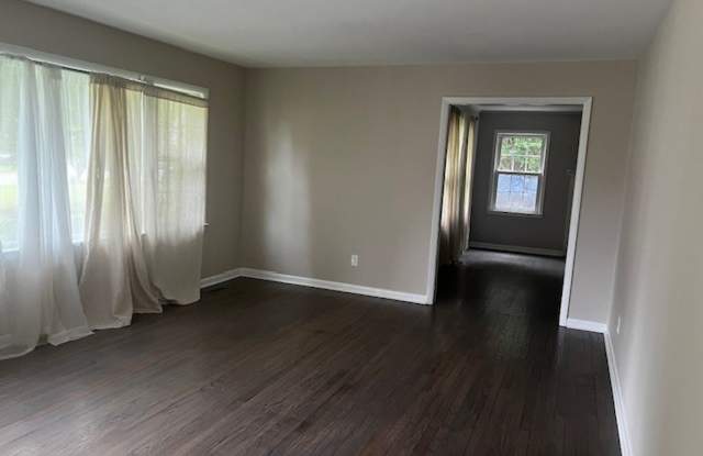 4 Bedroom 2 Bath Sherwood Forest Gallery 2