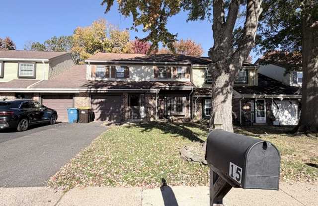 15 GREENWOODS Drive Gallery 1