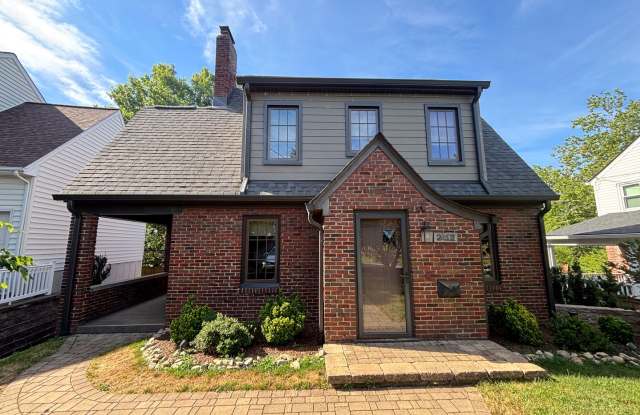 Grandin Court Tudor with 3 Bedrooms and 2.5 Baths - EV Charging Station photos photos Grandin Court Tudor with 3 Bedrooms and 2.5 Baths - EV Charging Station photos photos