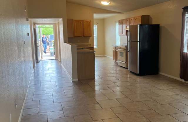 Spacious 4 Bedroom Home Ready for Immediate Move IN ! photos photos
