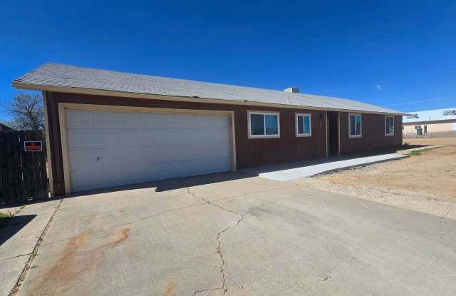 Beautifully Renovated 3 Bedroom Home Gallery 1