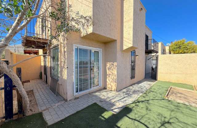 2bed/1.5 Bath Condo close to Memorial Park/Manhattan Heights! - 2520 San Jose Avenue, El Paso, TX 79930