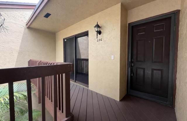 206 Lakeview Drive E Gallery 1