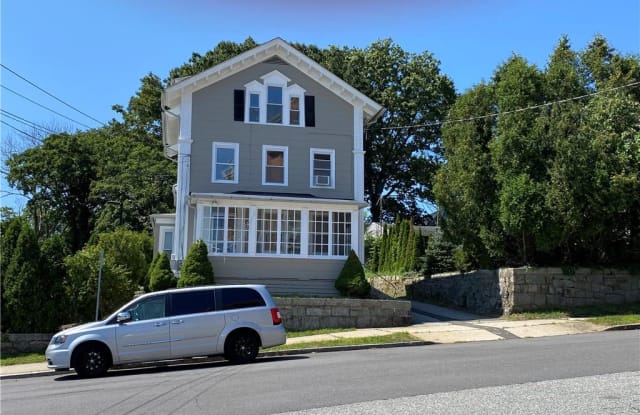 10 Bulkeley Place - 10 Bulkeley Place, New London, CT 06320