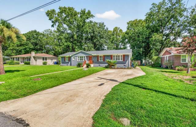 Convenient Living Near Downtown Charleston Gallery 3