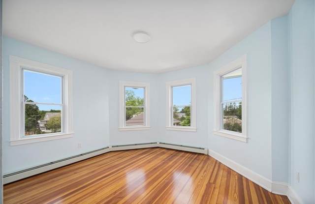 87 Lyman Avenue Gallery 4