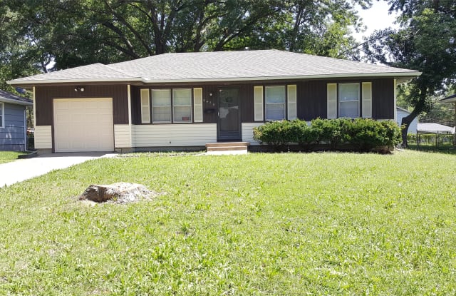 9413 Oakland Avenue - 9413 Oakland Avenue, Kansas City, MO 64138