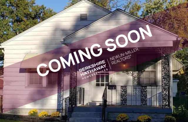 Newly Renovated 2 bed 1 bath Cottage Close to ISU Stadium photos photos
