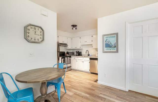 Furnished or Unfurnished 1-Bedroom Country Club Condo | Private Balcony photos photos
