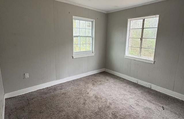 Charming Renovated 6-Bedroom Single-Family Home in Montgomery, AL photos photos