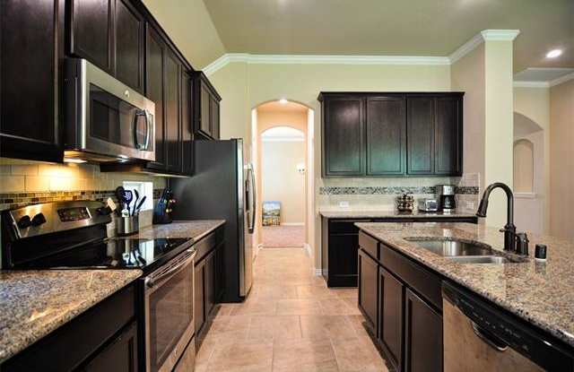 4920 Mcclellan Drive Gallery 4