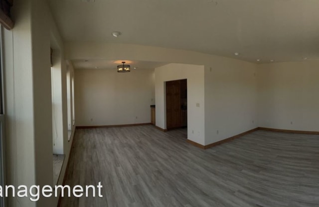 101 W 2nd - 101 West 2nd Avenue, El Dorado, KS 67042