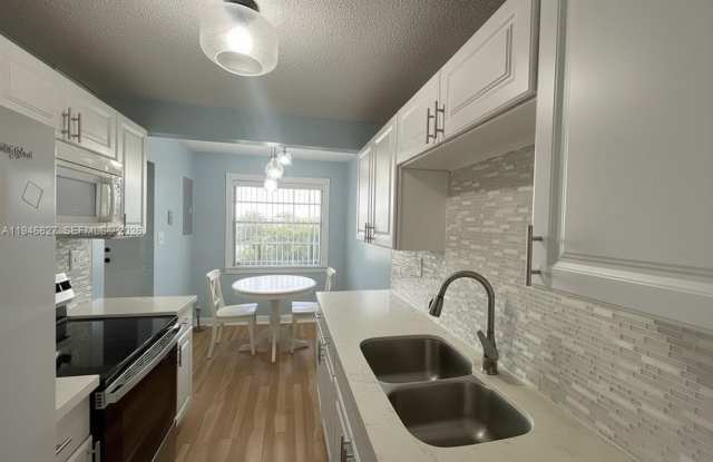 3121 NW 47th Ter photos photos