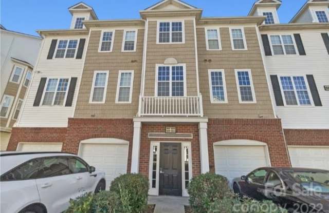 6832 Park Pl Dr - 6832 Park Place Drive, Charlotte, NC 28262