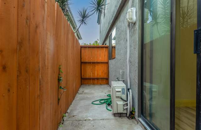 1463 Essex Street #2 - 1 Gallery 4