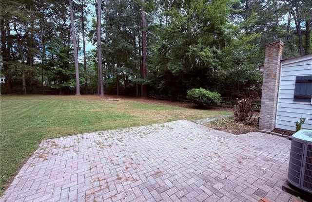 205 Longwood Drive Gallery 4