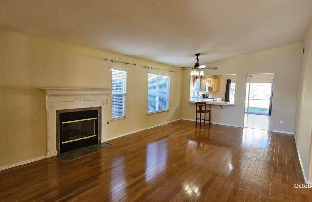 Beautiful Northeast Single Story Home Located In River Ranch Gallery 2