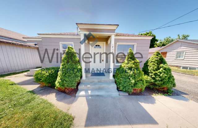 1736 Portland Ave *AC, Central Heat, Storage & Patio* photos photos
