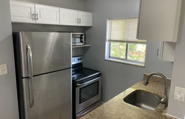 1615 Newman Ave 305 - 1615 Newman Avenue, Lakewood, OH 44107