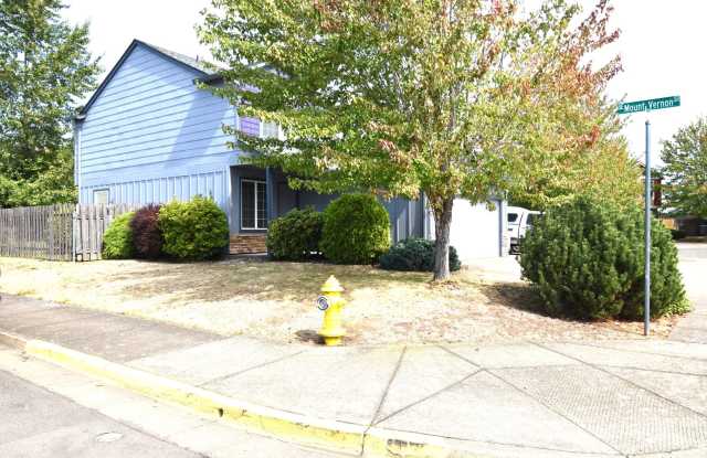 Spacious corner lot Townhome Gallery 3