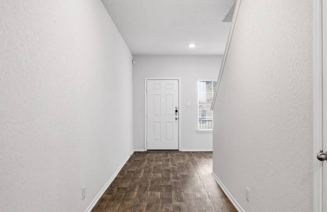 6630 Greensleeves Gallery 2