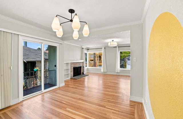 Sun-Drenched Lakeshore Living Gallery 4
