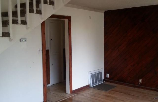 604 East Mansfield Gallery 4