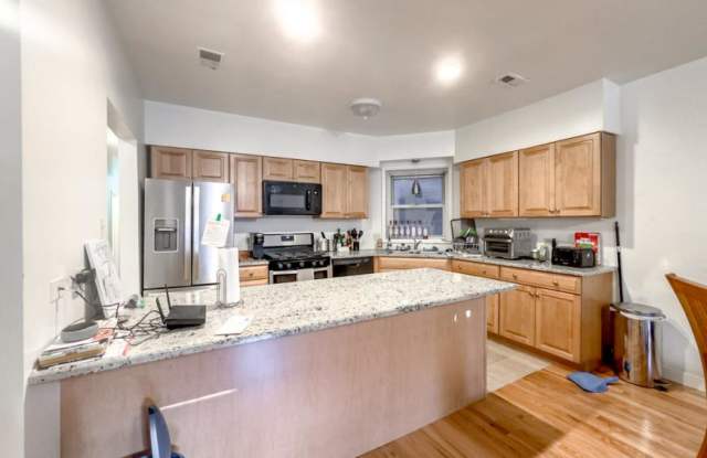 6711 Sheridan Gallery 4