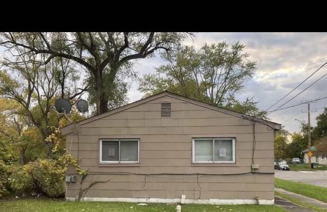 14258 Plainview Ave photos photos