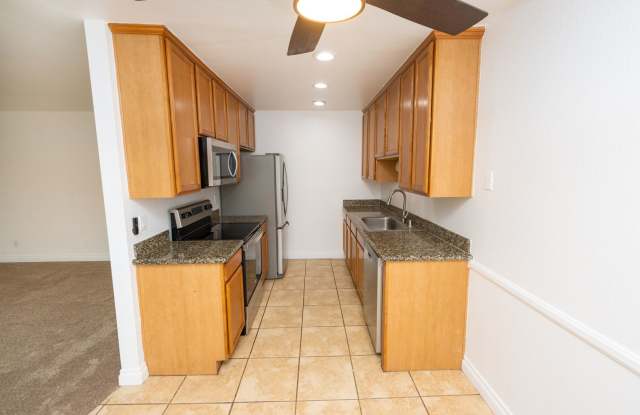 2BR/1.5BA Condo! 2 parking spaces photos photos