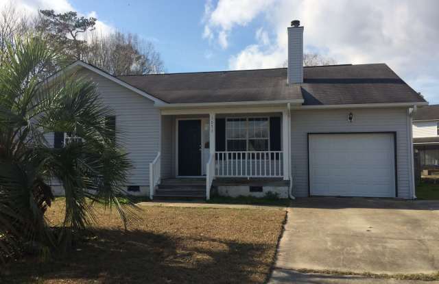 BEAUTIFUL HOME WITH LARGE YARD photos photos BEAUTIFUL HOME WITH LARGE YARD photos photos