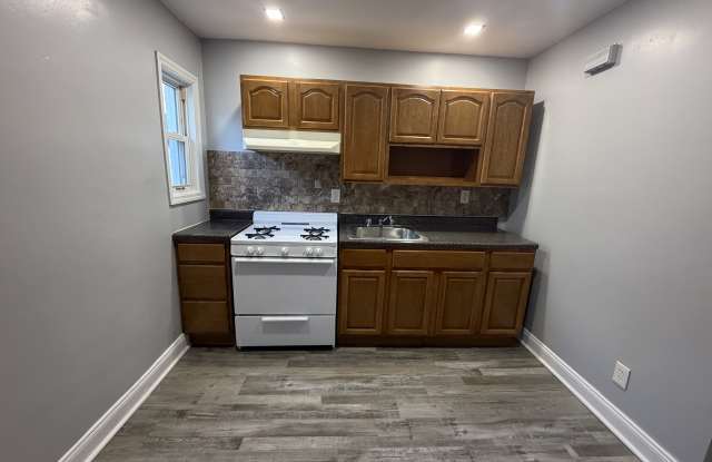 194 Park Ave - 194 Park Avenue, East Orange, NJ 07017